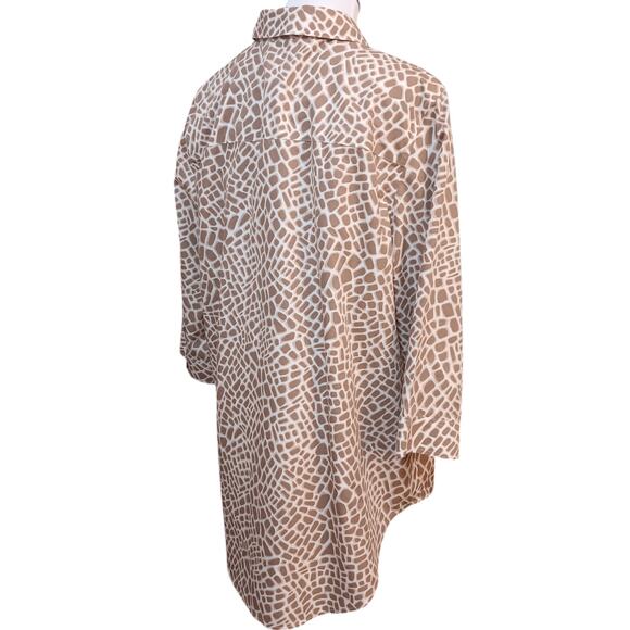 CHICO'S 3 No Iron Shirt Blouse Top 16 XL Casual Office Travel Camel Animal Print - Picture 10 of 10